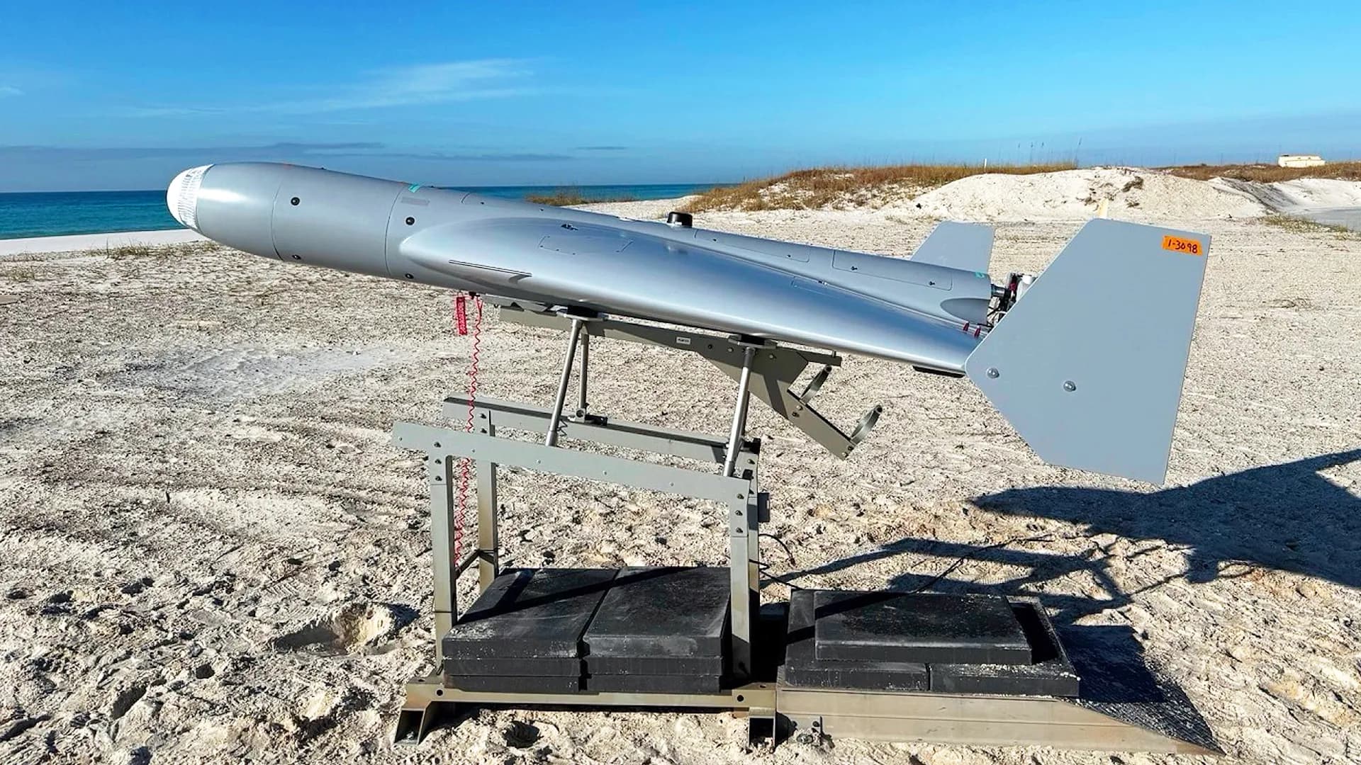 美軍「沙希德-136」仿製自殺無人機 LUCAS 將導入 Shield AI 蜂群自主作戰能力 1