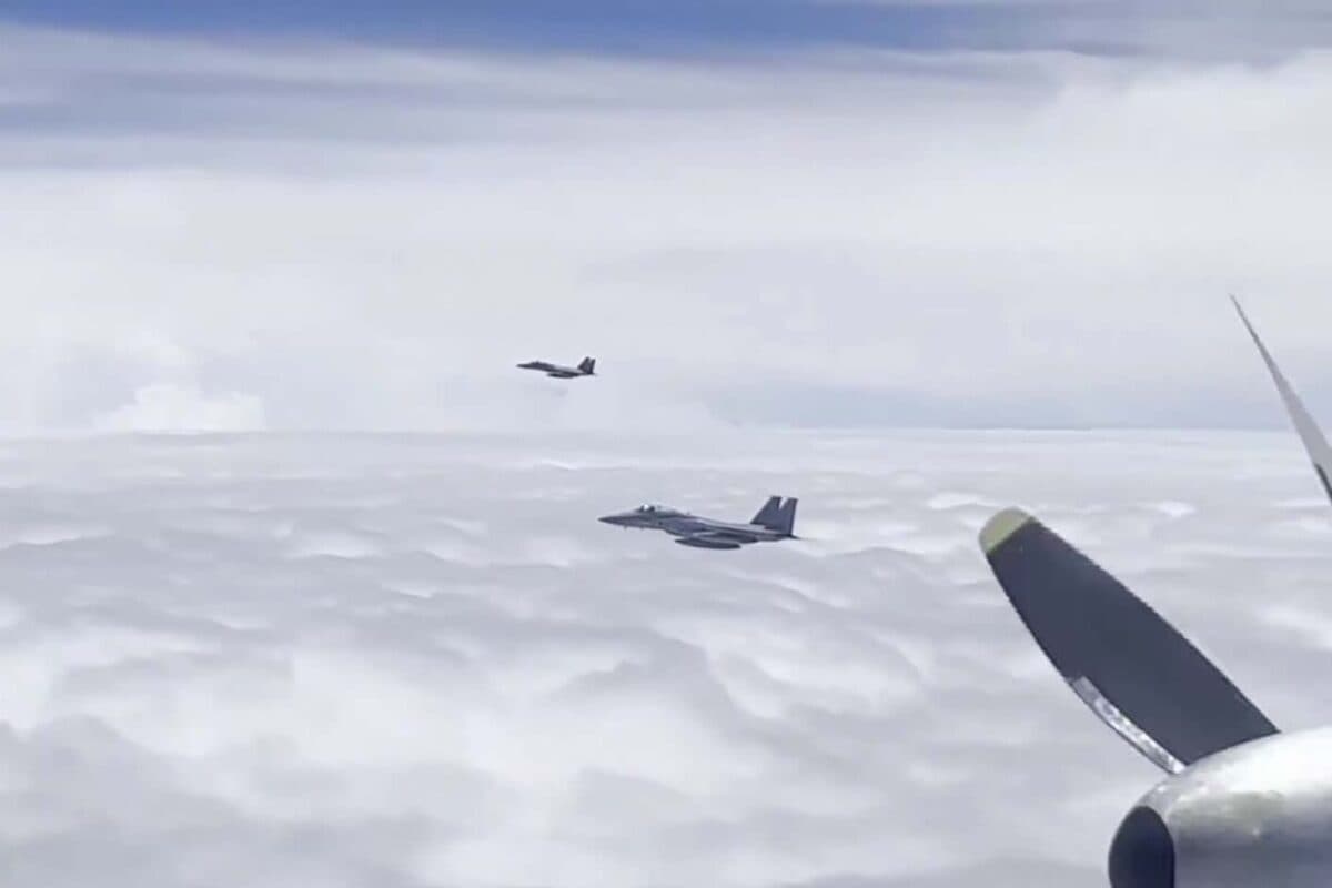 China-Russia Joint Strategic Patrol Deploys Over 15 Warplanes; U.S. F-35s and Japanese, South Korean Jets Scrambled to Intercept 1