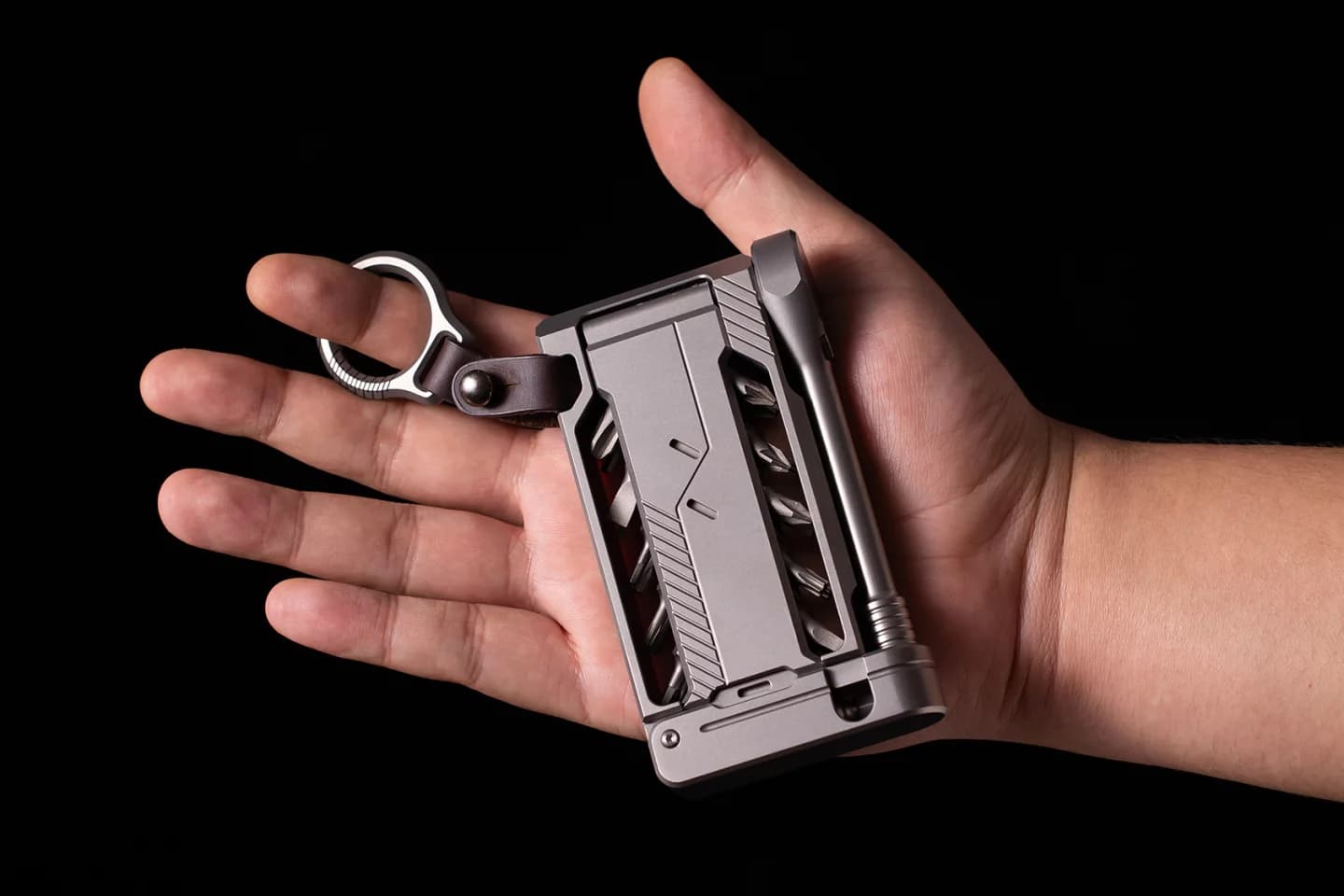 Torquey: A Ultra-Slim 20-in-1 Multi-Tool the Size of a Pack of Gum