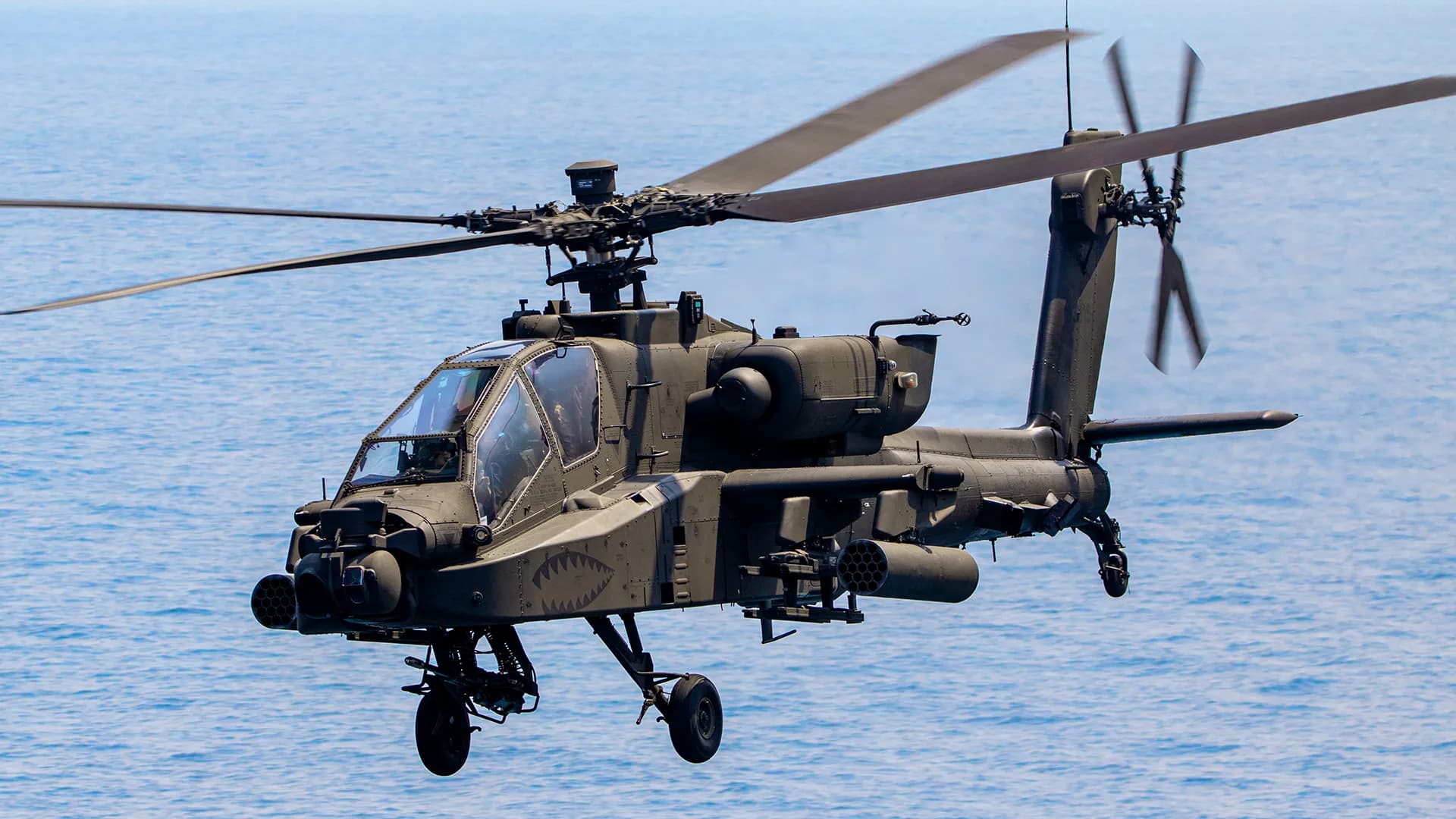 Historic First: U.S. Navy Unmanned Surface Vessel Rescues Two Apache Crew Members Near Strait of Hormuz 1