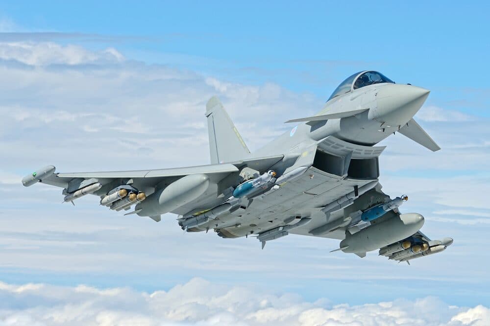 英國皇家空軍颱風戰機加裝 APKWS 火箭,於中東執行反無人機任務 1