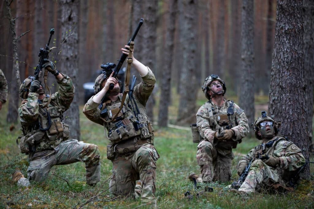 美軍士兵學習透過聲音辨識無人機類型 1