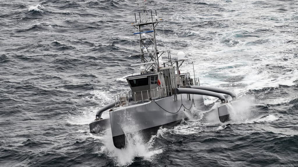 美國海軍航母即將攜無人艦部署 專家:恐永久改變海軍作戰模式 1