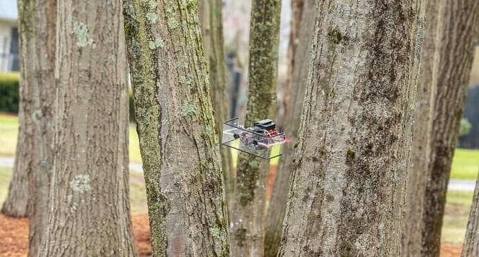 仿蝙蝠回聲定位無人機:突破光學感測極限的自主導航新技術 1