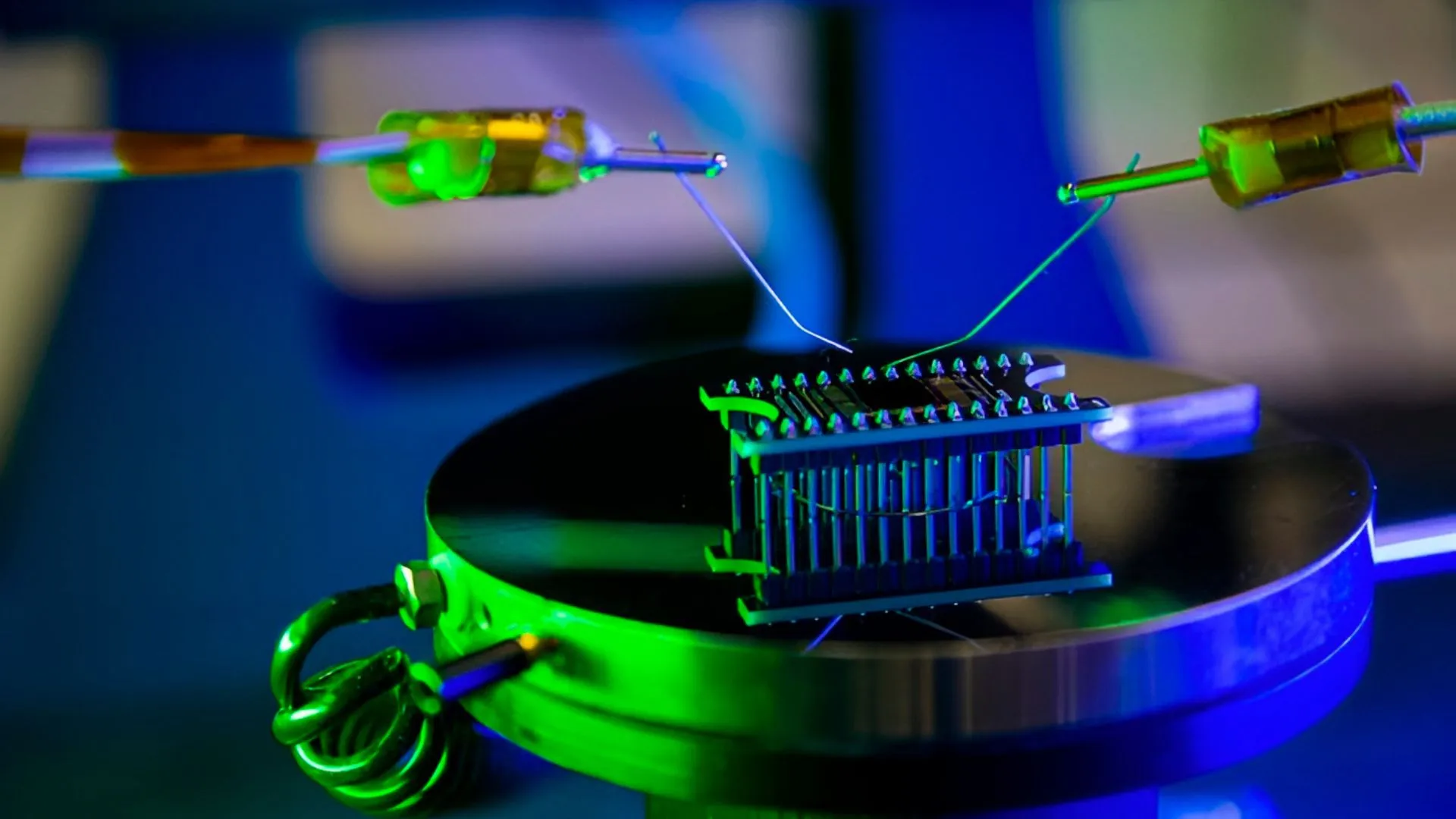 Neuromorphic Vision Chip Integrates Sensing, Processing and Memory in a Single Device, Laying Groundwork for Next-Generation Autonomous Systems 1