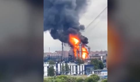 Ukrainian Kamikaze Drones Strike Moscow-Area Refinery, Cutting 70% of Capital's Fuel Supply 1