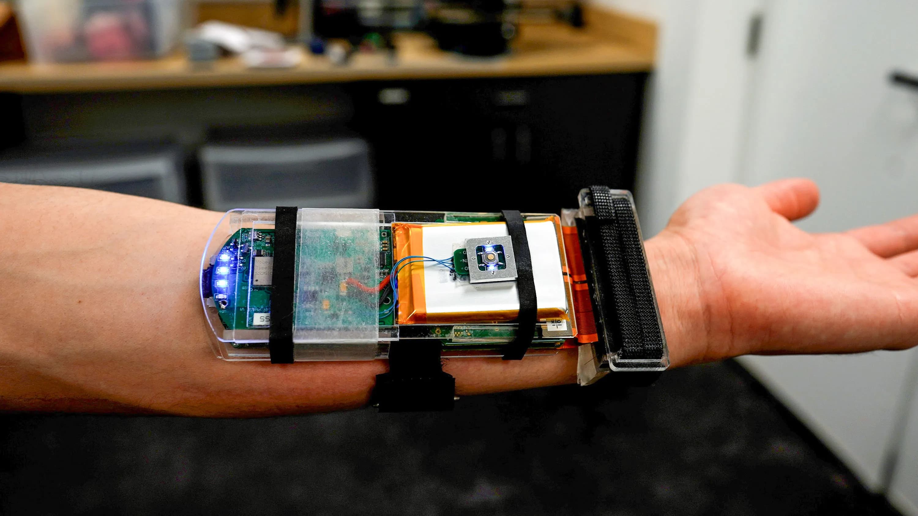 MIT Ultrasound Wristband Turns Human Hand Movements into Real-Time Robotic Control 1