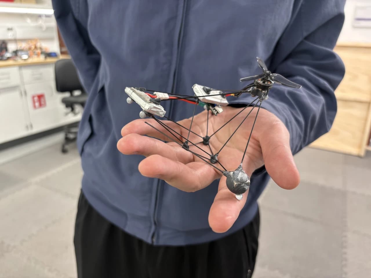 西北大學研發隱形無人機:旋轉速度超越人眼極限,無需偽裝即可消失 1