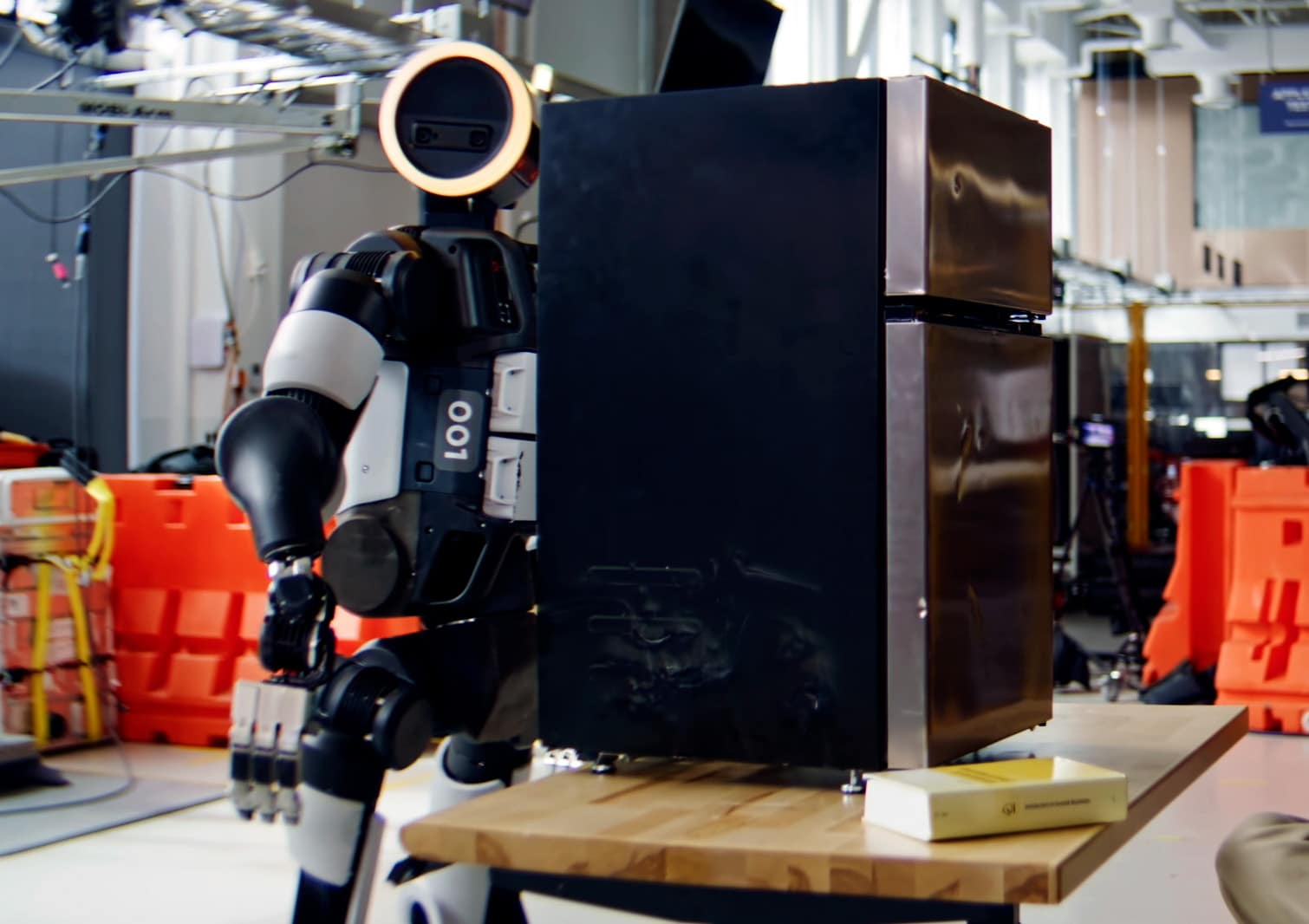 訓練人形機器人執行重體力工作——Boston Dynamics Atlas 最新突破 1