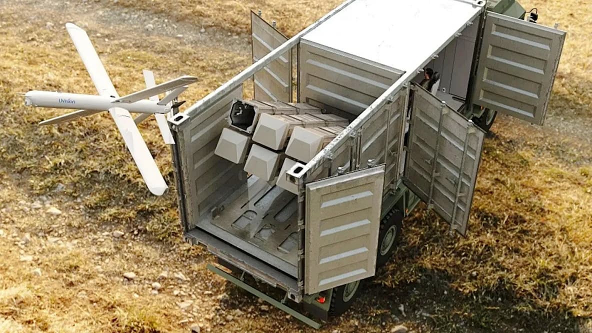 DARPA 計畫將無人機蜂群塞進貨櫃:打造自給自足的「自主星座」作戰系統 1