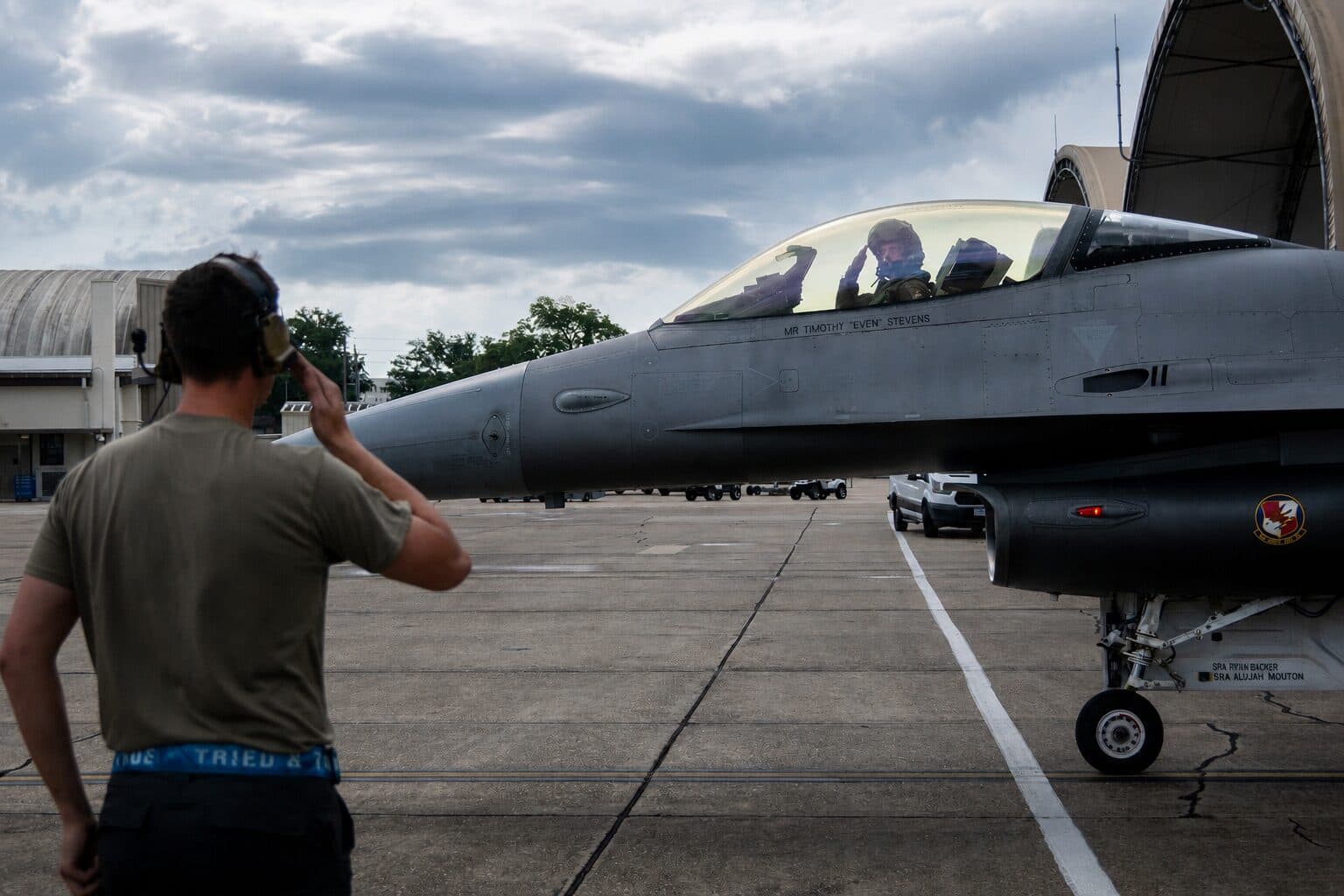 DARPA與美國空軍完成VENOM計畫測試,AI首次掌控F-16戰鬥機飛行 1