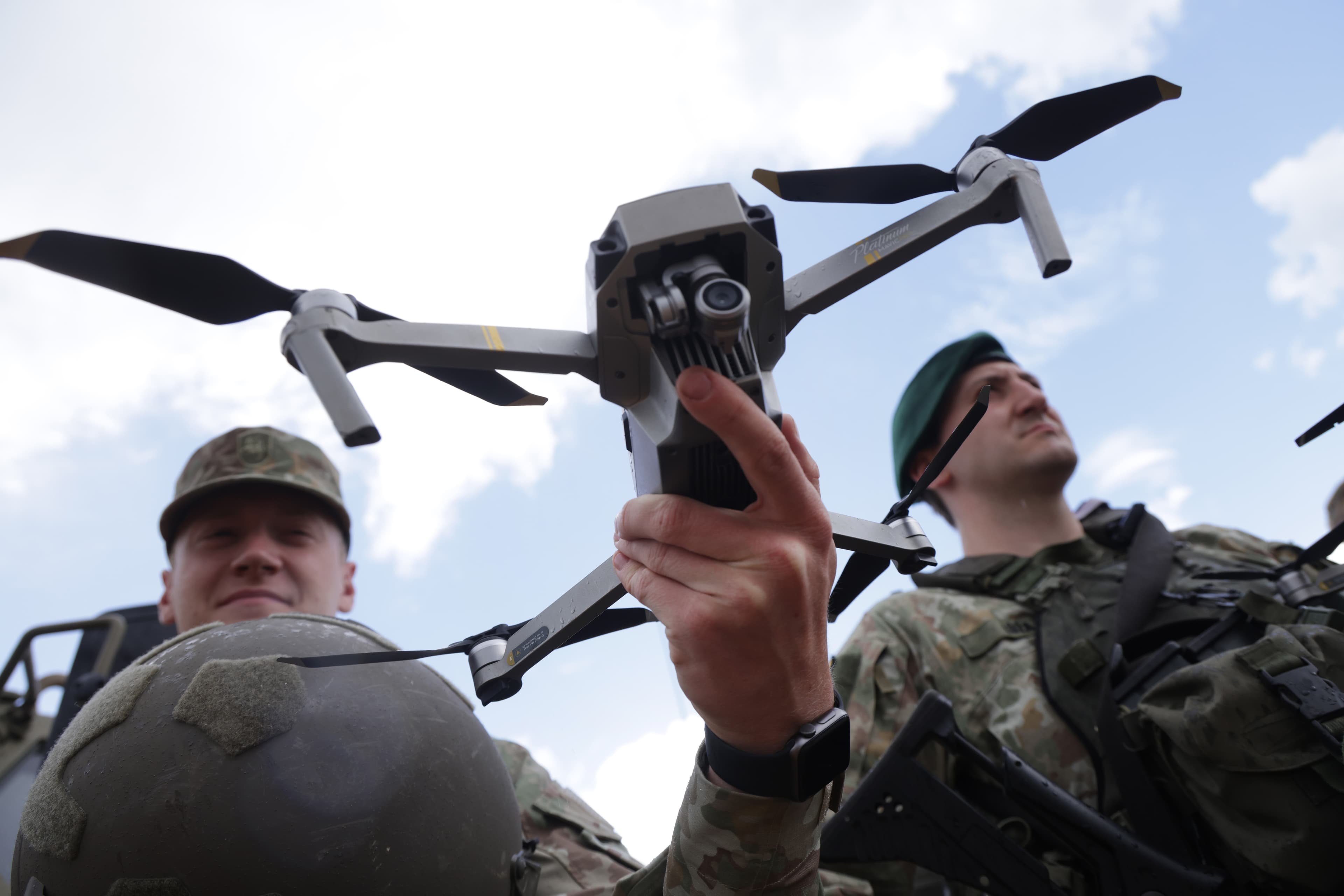 荷蘭新創 Intelic 打造歐洲軍用無人機採購平台,集結九國製造商加速軍事採購