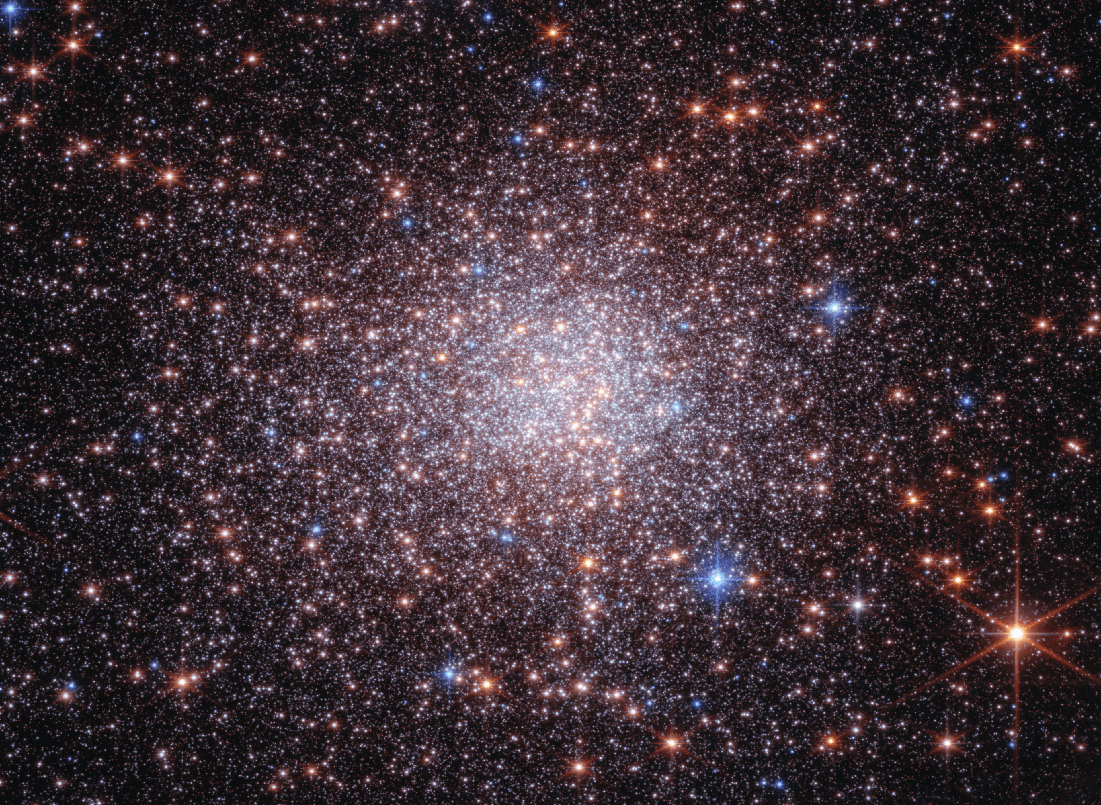 NASA's Webb and Hubble Telescopes Reveal the History of Terzan 5, a Relic of the Milky Way's Formation 1