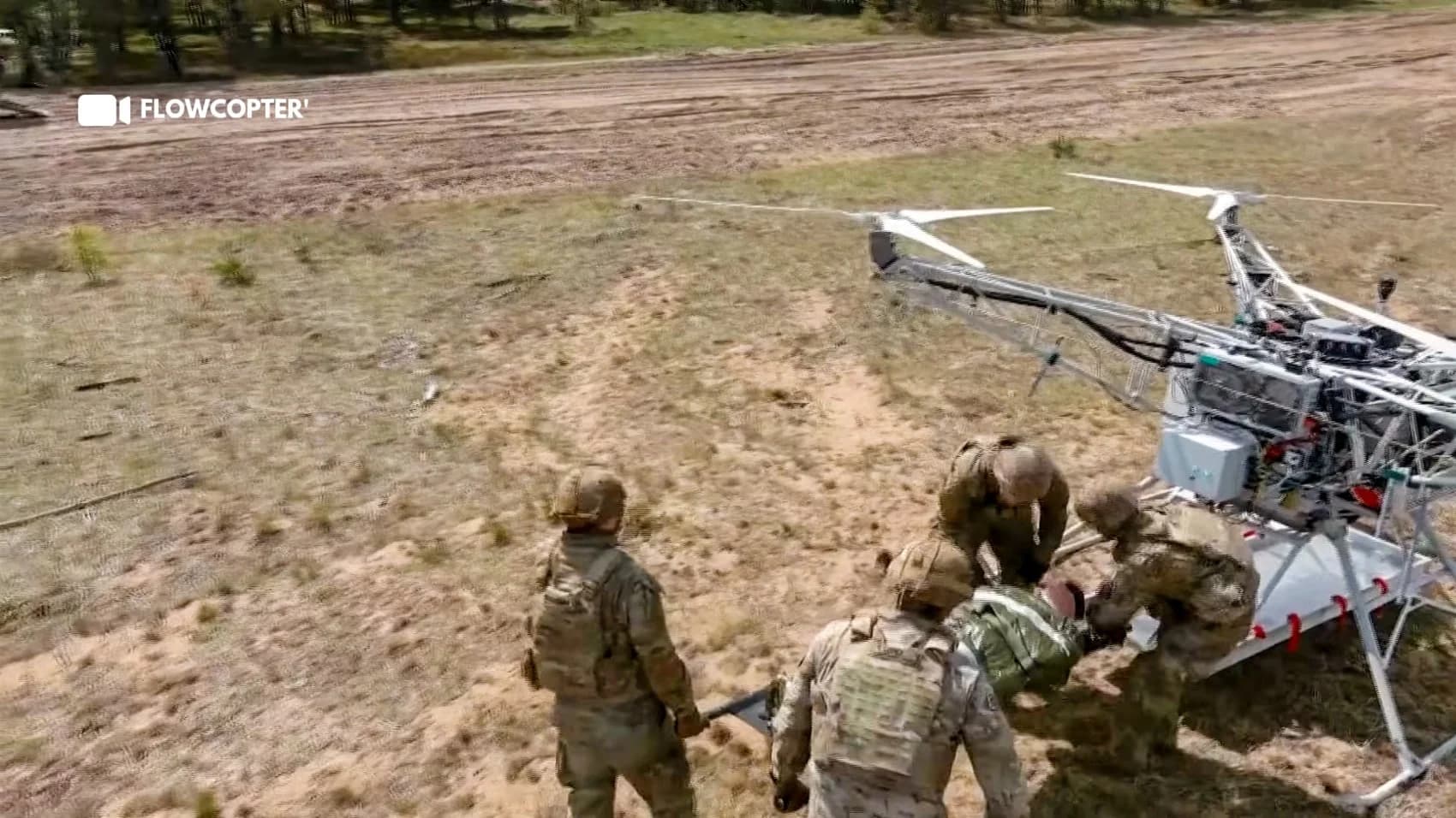 NATO在波蘭軍演測試Flowcopter醫療後送無人機 燃油液壓動力系統突破載重限制 1