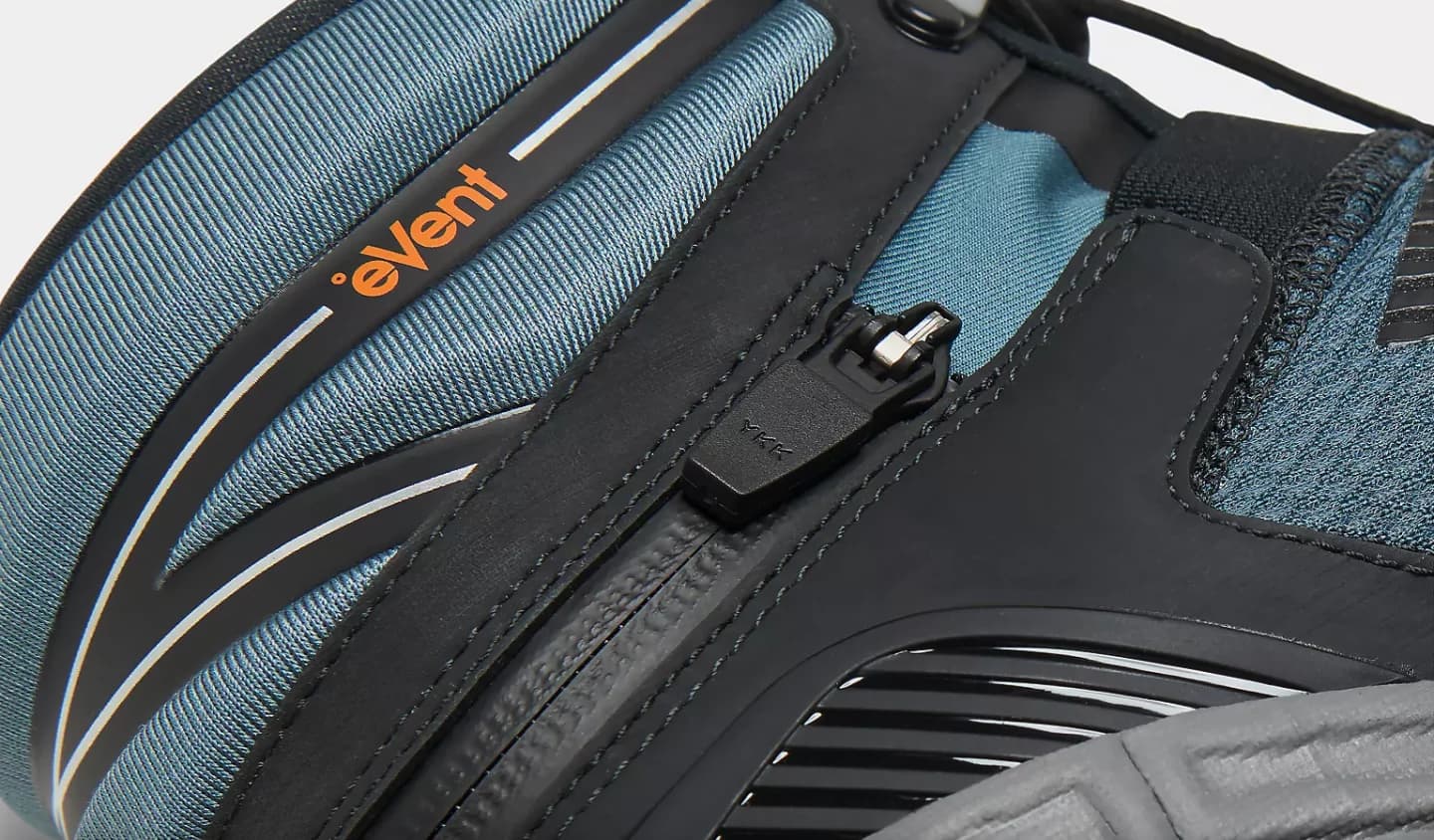 New Balance 三合一登山靴:拉鍊拆解即變露營拖鞋 1