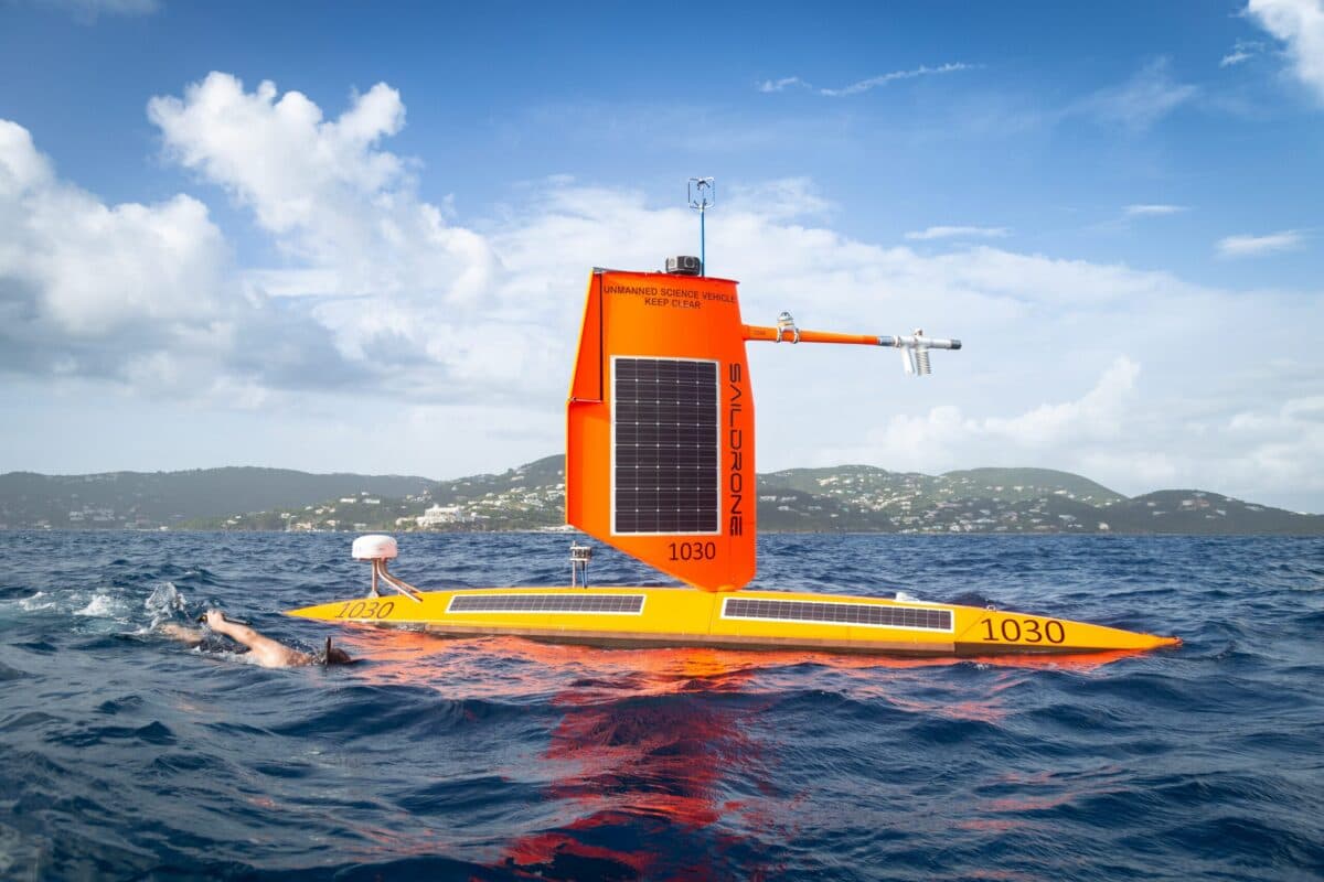 NOAA 派遣自主水面無人載具深入颶風核心 研究快速增強機制 1