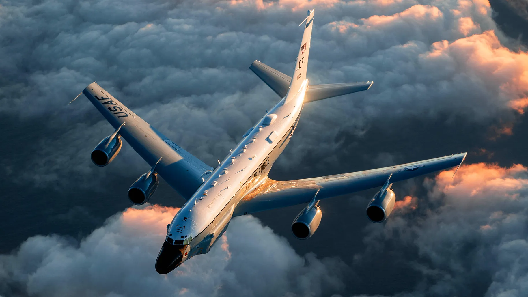 RC-135 Rivet Joint Eyes Drone Integration to Dramatically Expand ISR Capability 1