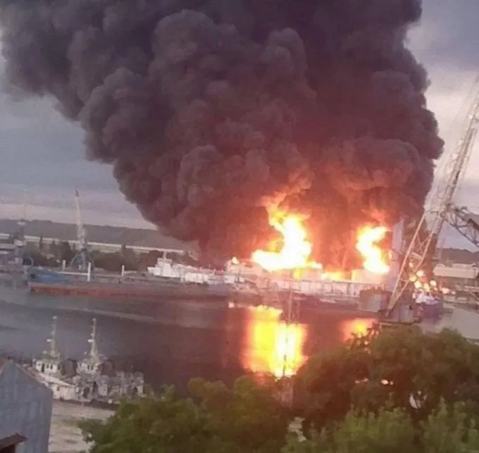 烏克蘭以神風無人機與巡弋飛彈摧毀刻赤大橋、油庫及多套S-400、Pantsir-S1防空系統