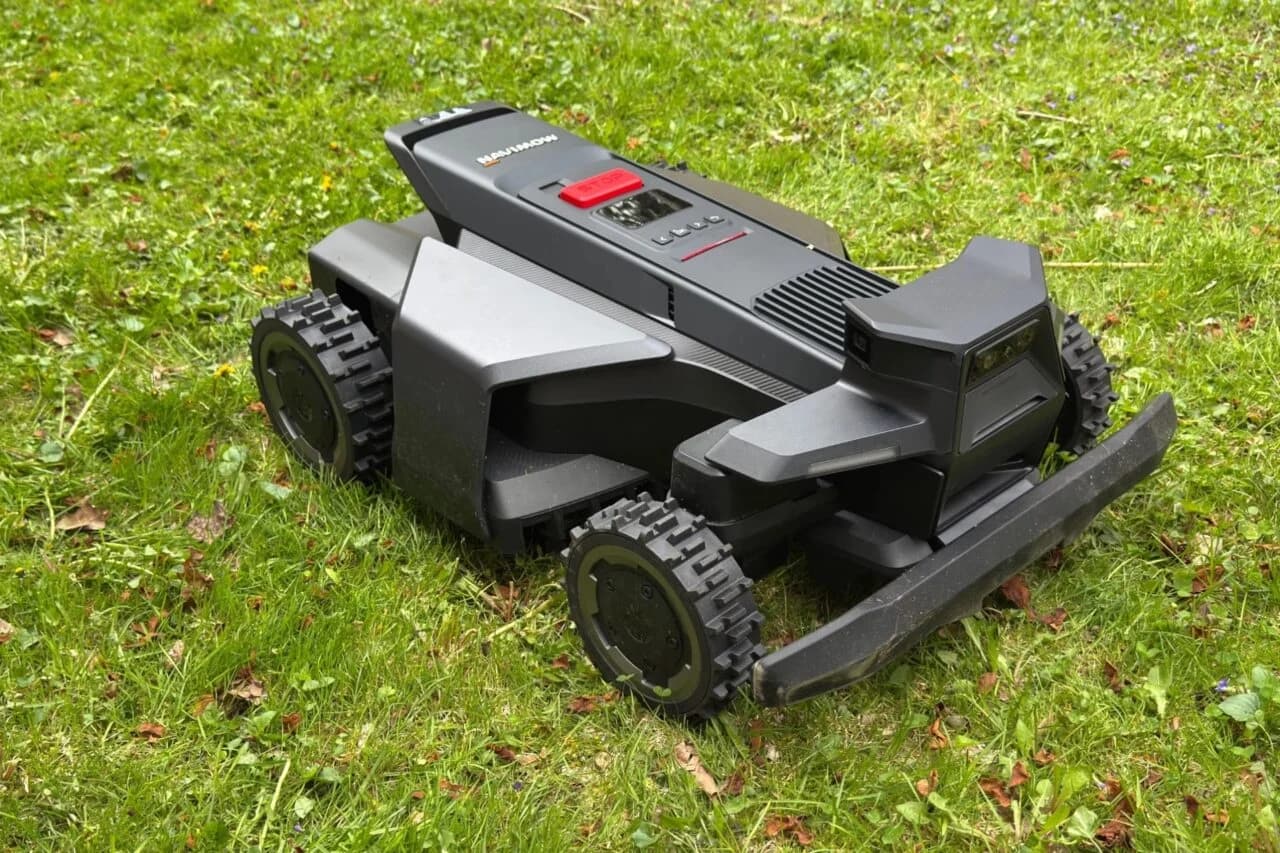 Segway Navimow X430 Review: A Feature-Rich Smart Robot Lawn Mower 1