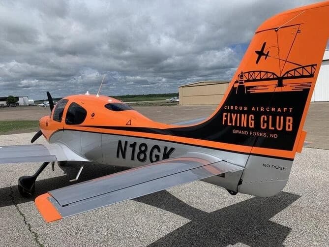 2013年Cirrus SR20 G3精選推薦:科技滿載的現代輕型飛機等待新主人 1