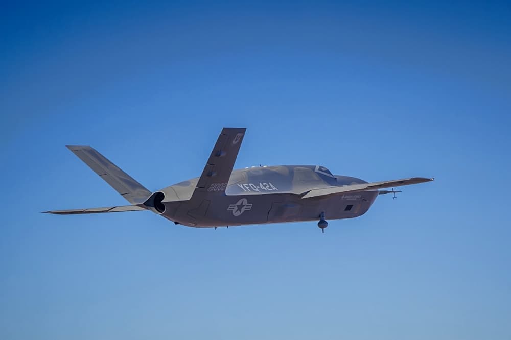 YFQ-42A 協同作戰無人機恢復飛行測試 1