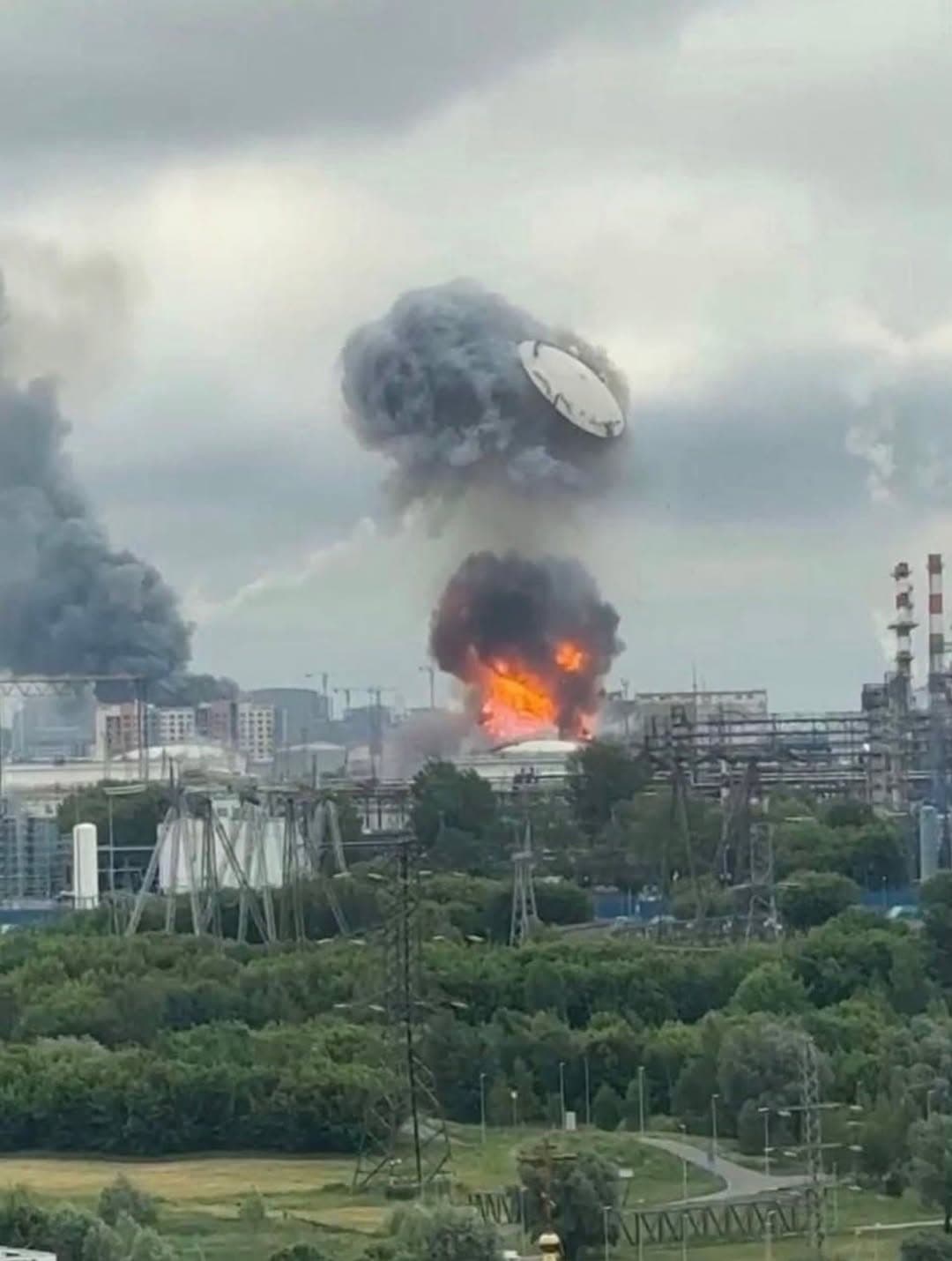 Ukraine Launches Largest Drone Attack on Moscow in Recent Years; Russia Claims 555 Intercepted