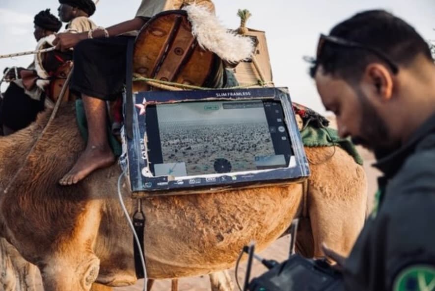 Mauritanian National Guard Mounts Drone Live-Feed Screens on Camels Near Oualata