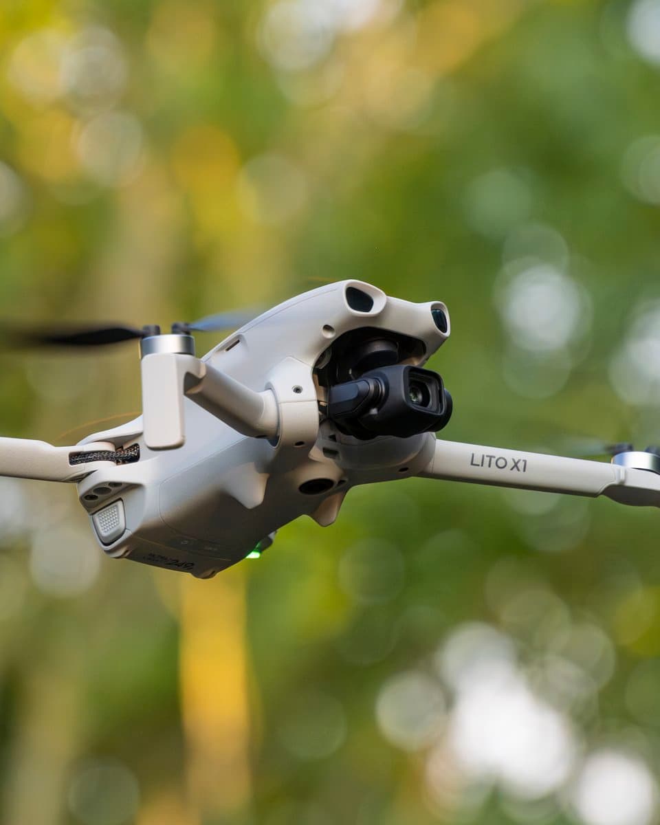 DJI 輕巧新機 Lito X1 掌中起飛,249g 免註冊空拍秋季美景