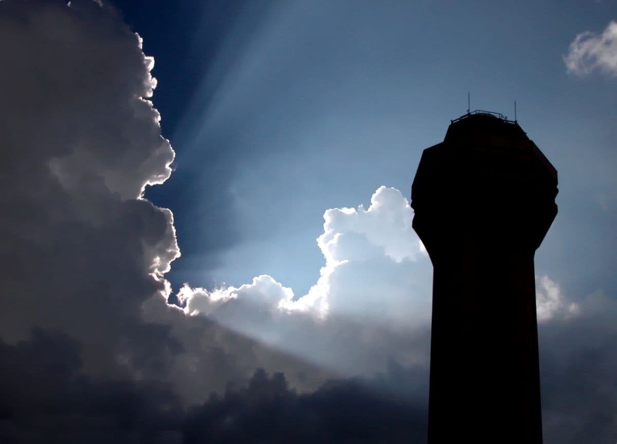 美國多座主要機場受天候影響 航班恐現延誤 1