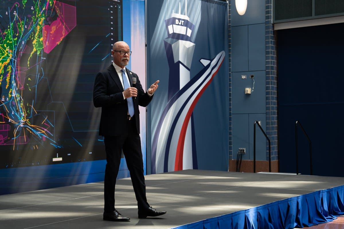 美國大規模現代化空域基礎設施:612座新雷達、25,000部新無線電全面升級 1